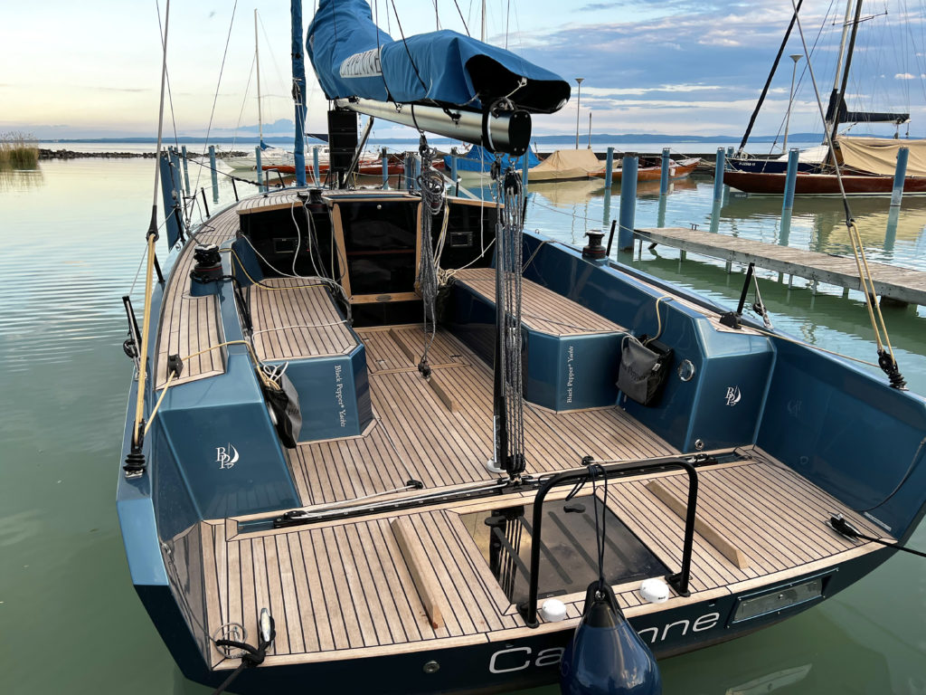 Code 0.1 Sun Deck - Black Pepper Yachts